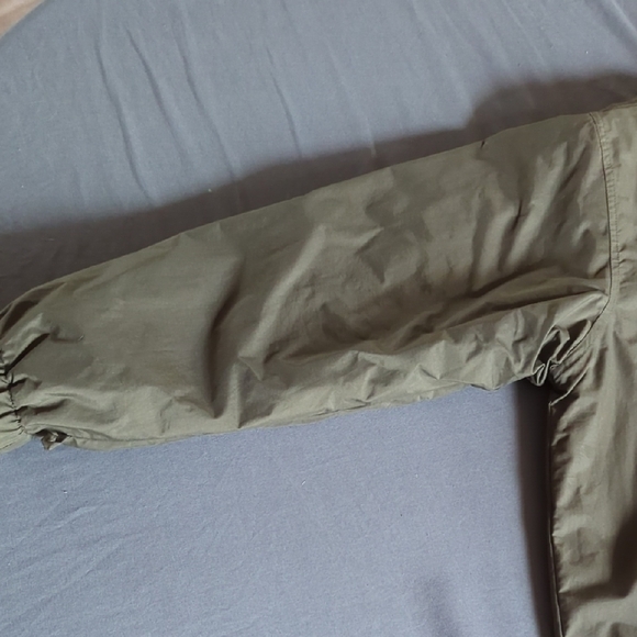 Olive Green Jacket with Blue Accents - Picture 5 of 8